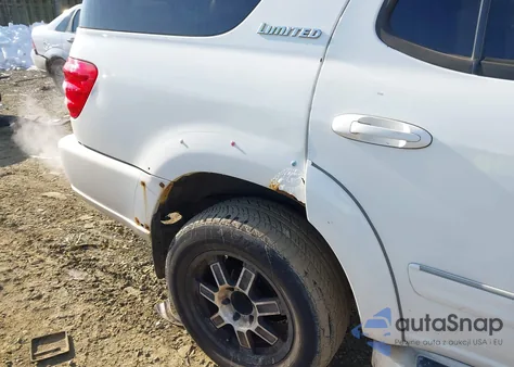 2004 Toyota Sequoia Limited V8 z USA, uszkodzony, nr VIN 5TDBT48AX4S219443